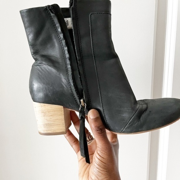 Toms boots distressed so soft - Picture 5 of 8